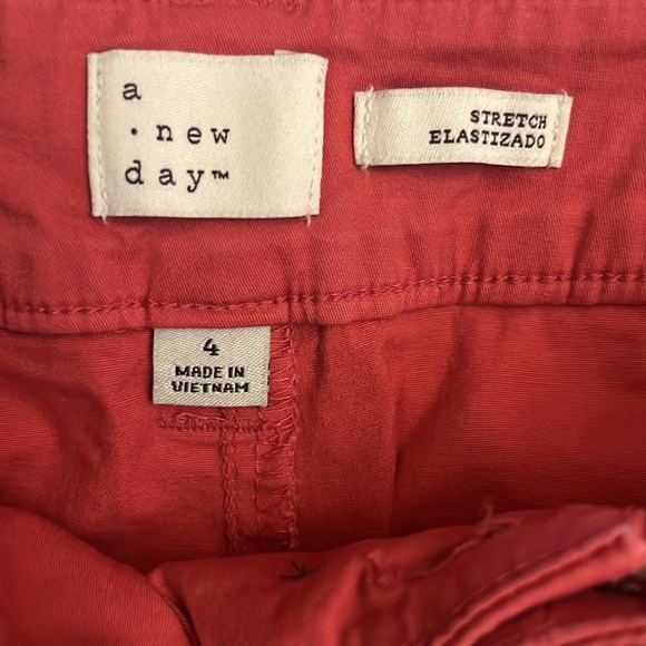 NWT High Rise Pleated Shorts - Picture 4 of 7